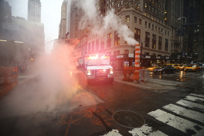 New York'ta mazgallardan yükselen dumanların gizemi